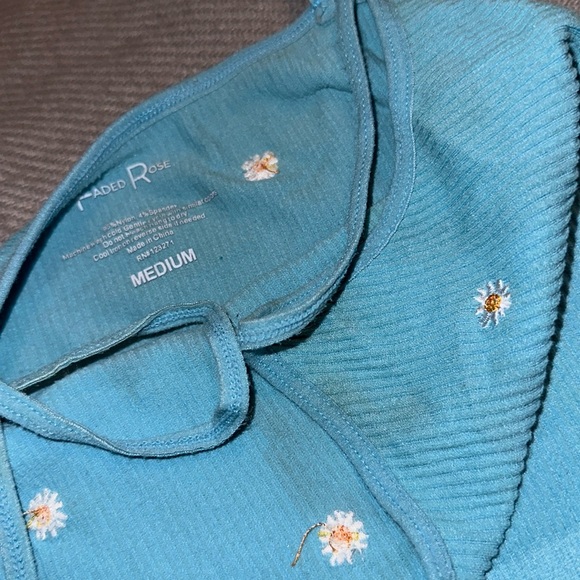 faded rose floral crop FREE W PURCHASE or AS IS - Picture 3 of 5